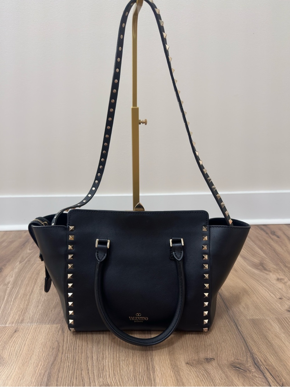 Valentino Garavani Black Leather Satchel with Gold Rockstuds - Picture 12 of 12